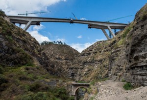UIO LADO NORTE DEL PUENTE DEL CHICHE FUE UNIDO EL LUNES  POR LA NOCHE