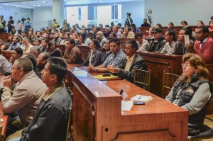 ACT ASAMBLEISTA BETTY CARRILLO RECIBE A LOS EX TRABAJADORES DEL DIARI