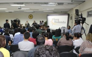 15-08-31_Carlos_Ochoa_Mesa_Redonda