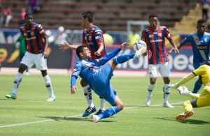 DEP DEPORTIVO QUITO ENFRENTO A EMELEC EN EL ESTADIO OLIMPICO ATAHUALP