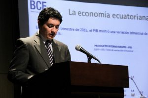 Diego Martínez, gerente general del Banco Central del Ecuador, en un conversatorio con los medios de comunicación. 